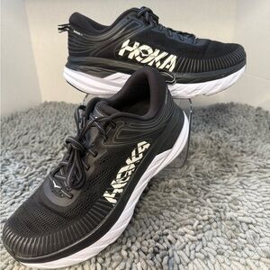 Hoka One One Women’s Sz 9 Bondi 7 Black White Running Shoes